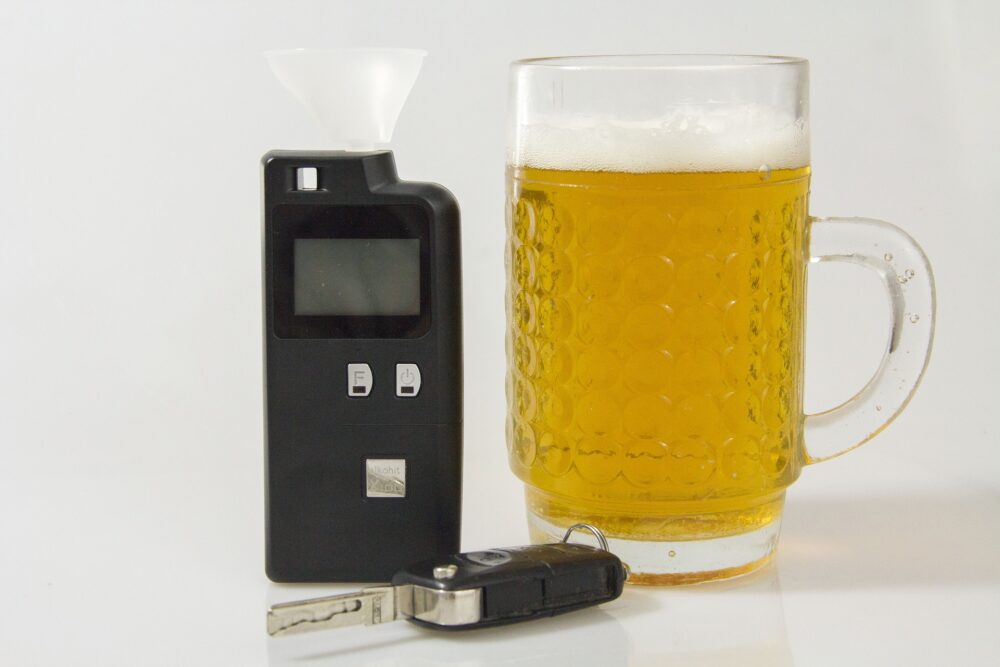 breathalyser 1684431_1920 e1665498073908